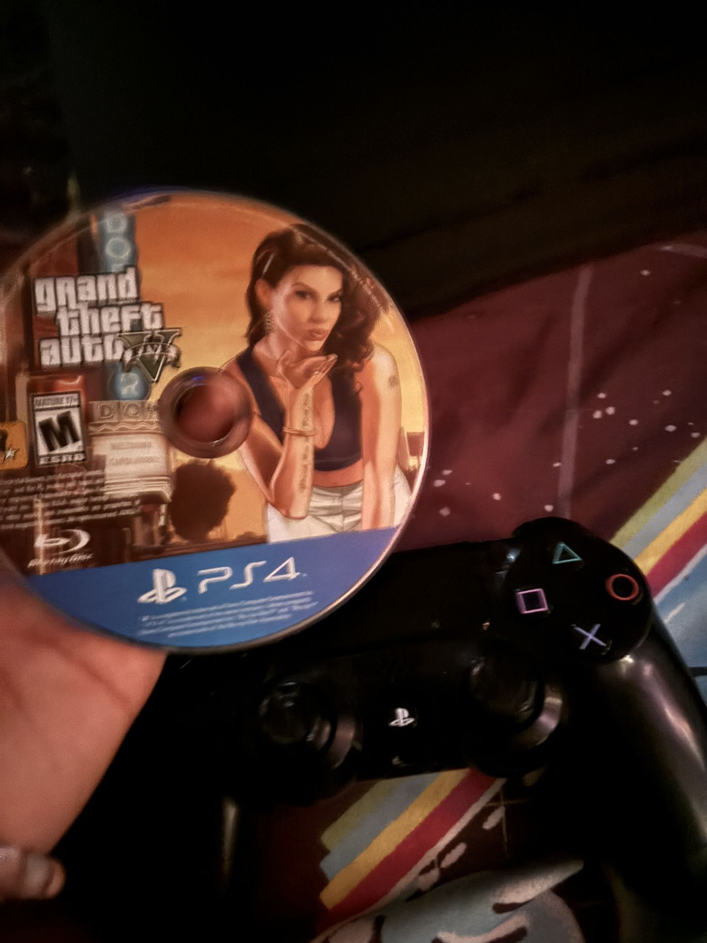 Ps4 With Gta Disc And Ps4 Controller
