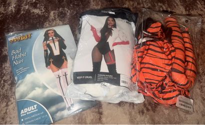 Halloween Costumes 🎃👻 Size M/L