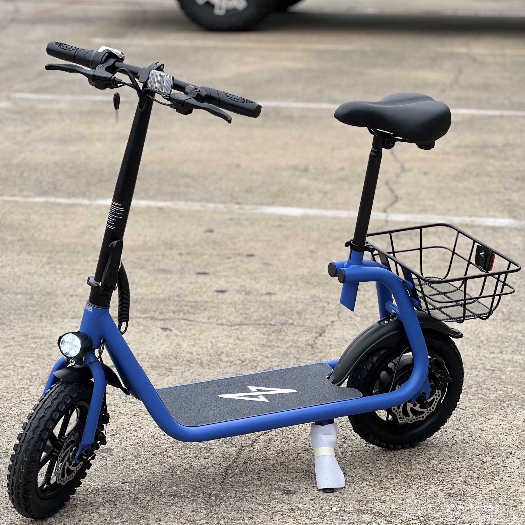 Kids' Electric Scooter Equipped with Flexibly Adjustable Seats