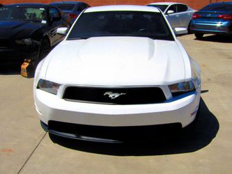 2011 Ford Mustang Thumbnail