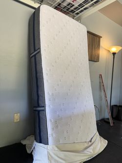Serta i series Hybrid 100 Firm Matress