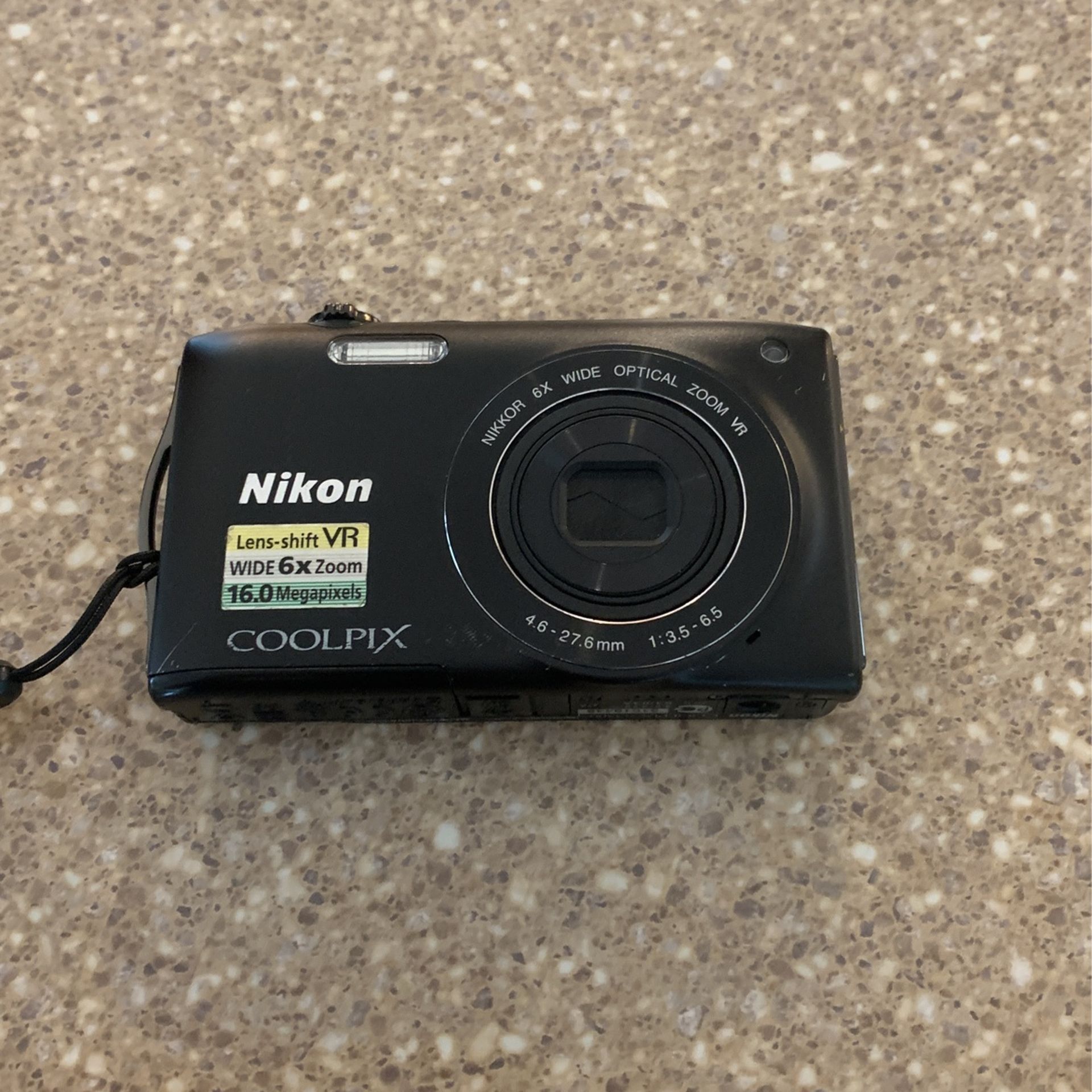 Nikon S3300 Camera