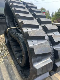 Takeuchi TB240 / TB235 Rubber Track