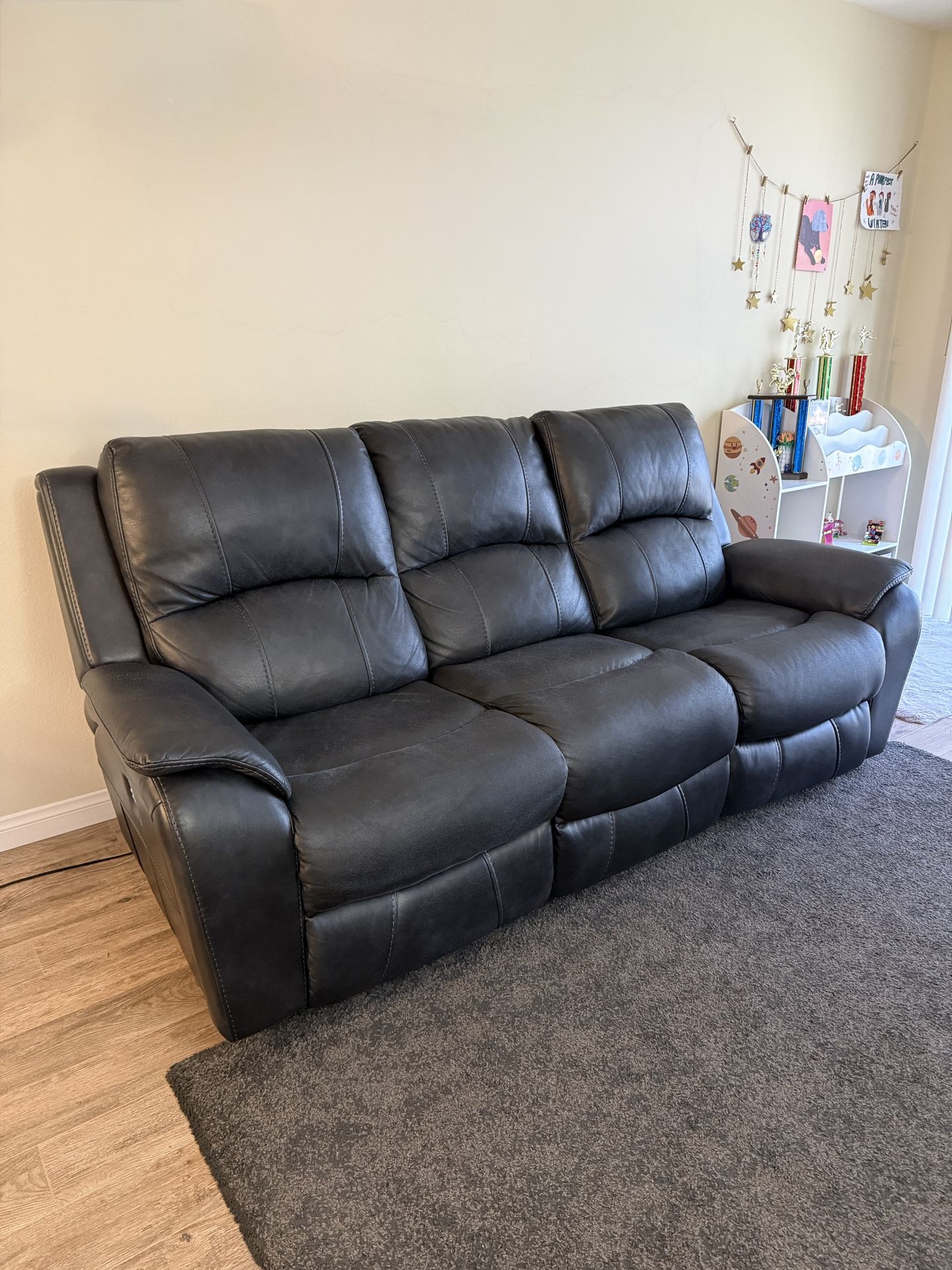 Couch power recliner