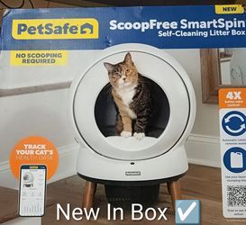 ScoopFree SmartSpin Self-Cleaning Litter Box