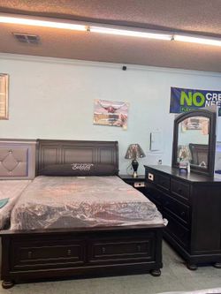 🔥Hot Deal🔥Brand New Queen size bed frame with footboard drawers, Dresser with hidden drawer, Mirror and Nightstand $1599, Payment available