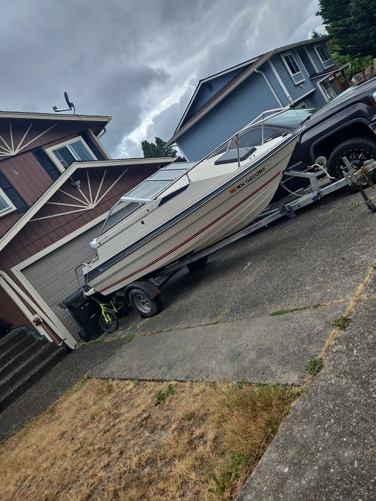 1986  BOAT  $1,500.oo OBO