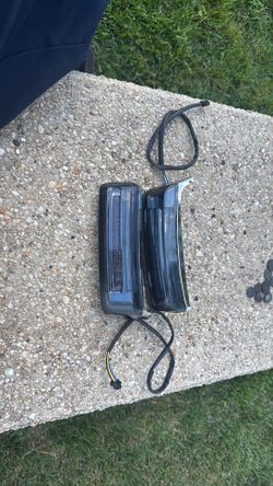 Motorcycle saddle bag lights