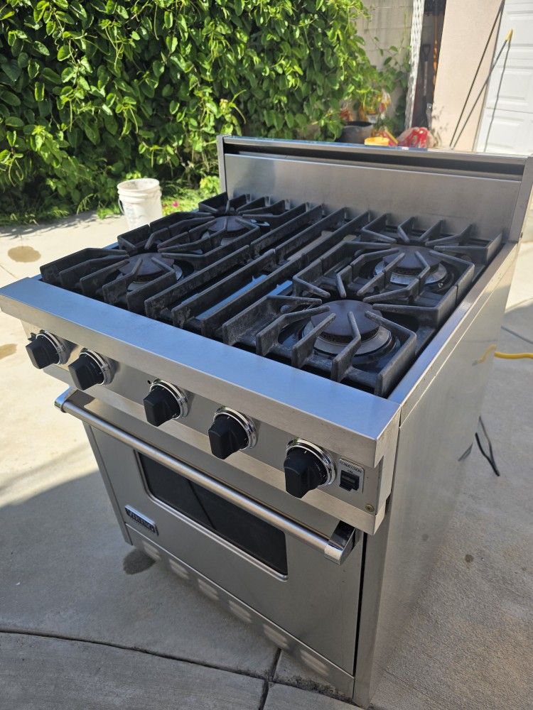 30" Viking 4 Burner Range Oven Vgic307bss