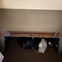 Sturdy Wooden Desk – Good Condition