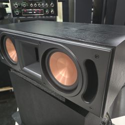 Klipsch RC 62 ll 600 watts peak Center channel speaker.  Like New Condition perfectly working Amazing sound will test before you buy. 
