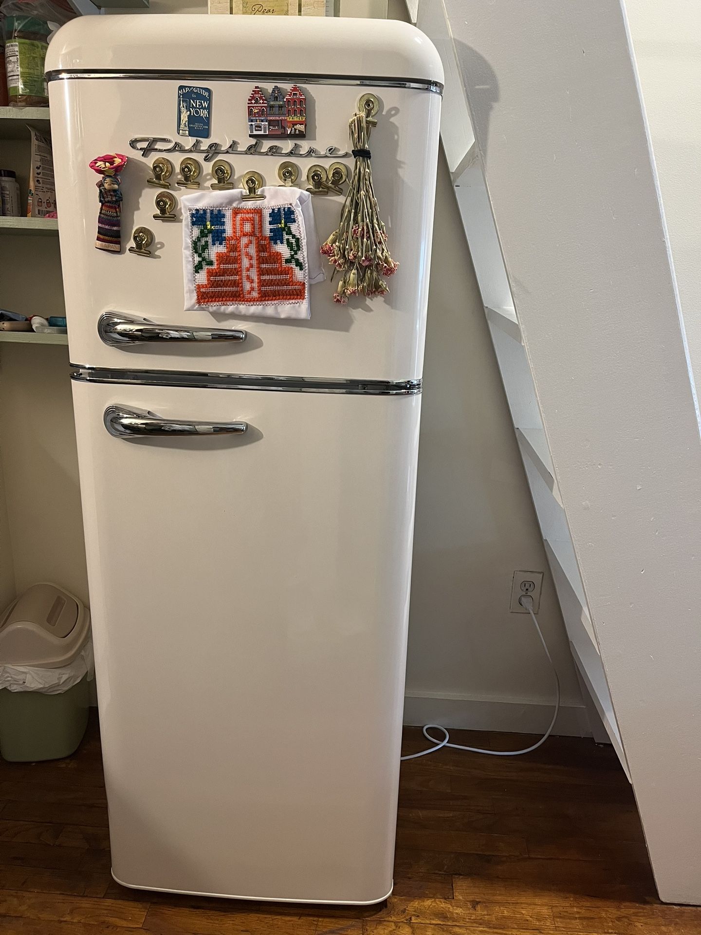 7.5 cu. ft. Retro Fridgeaire in Cream