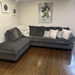 Couch From Ashley Furniture 