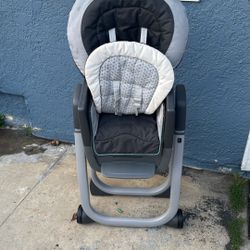 FREE HIGH CHAIR