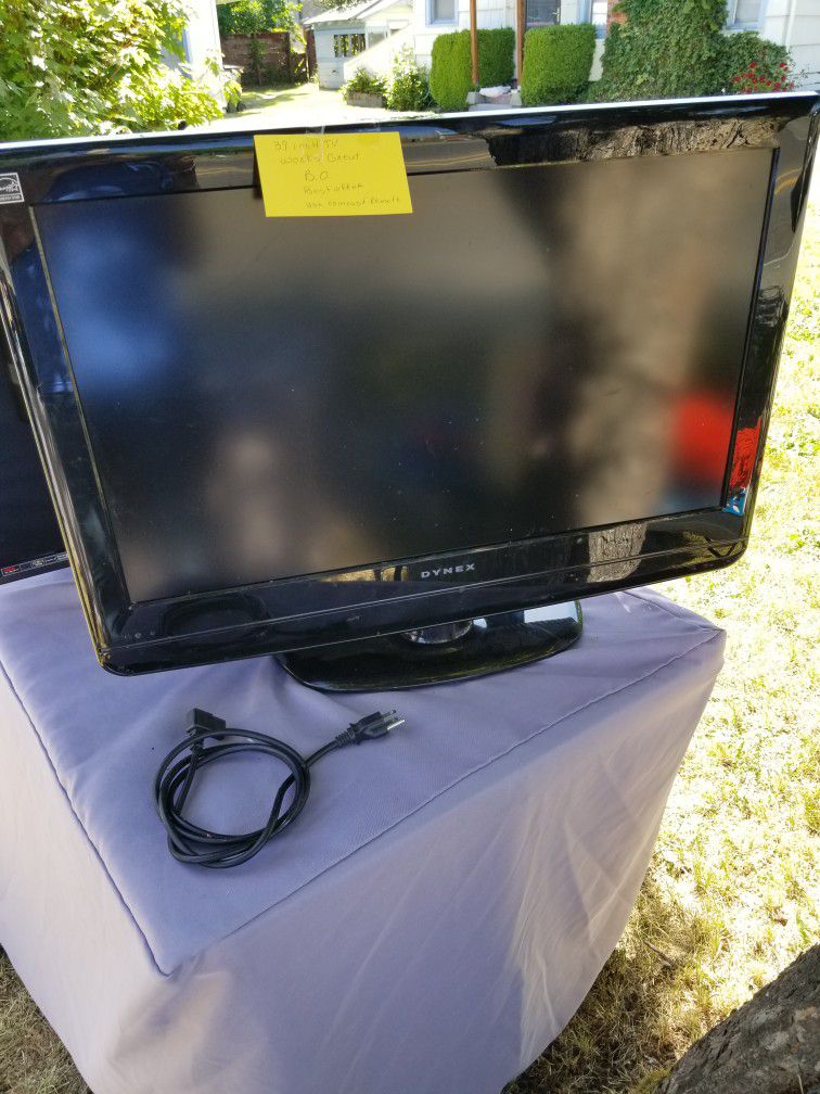 Dynex 37inch Flat Screen TV 