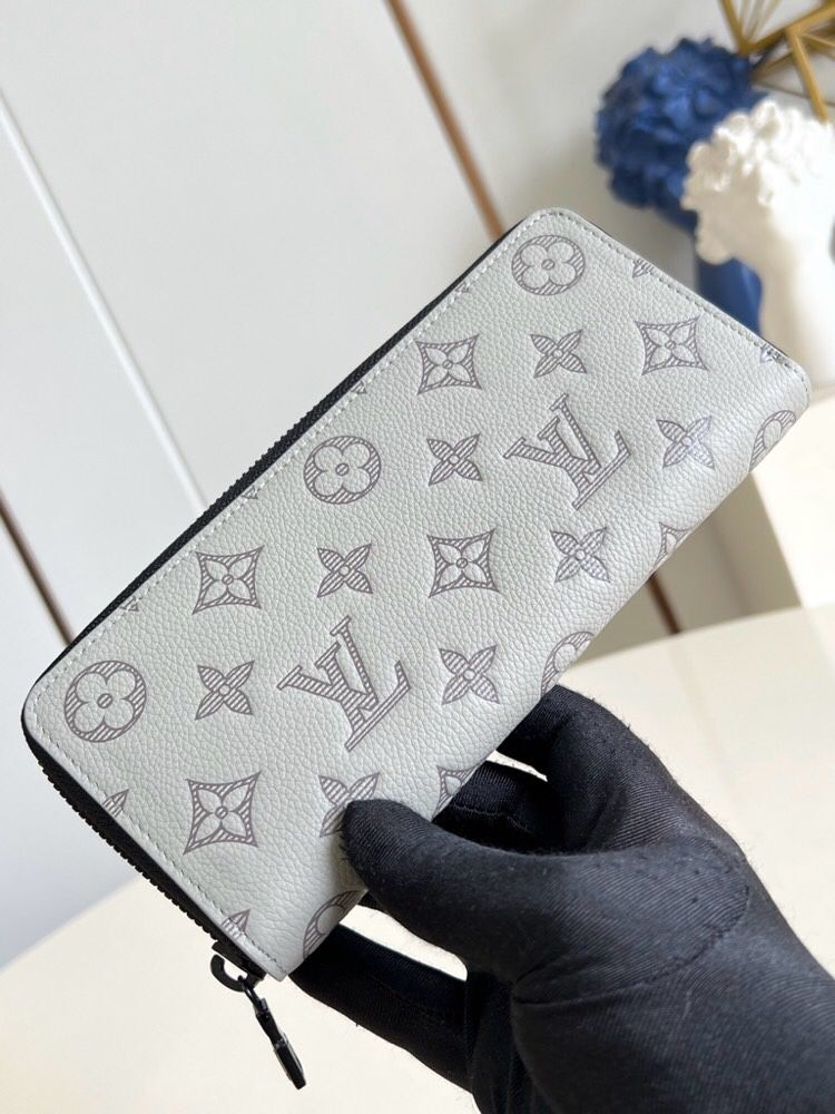 A simple and fashionable wallet