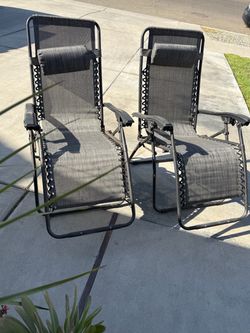Zero Gravity Reclining Lounge Chairs – Set of 2
