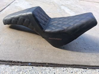 Saddlemen step up seat M8-Street Bob