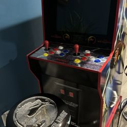 Mortal Combat Arcade With Stool 