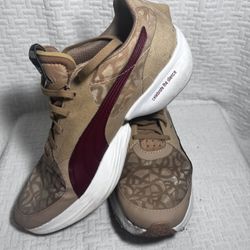 Puma ~ Ciele~ Running Shoe.  Size 11