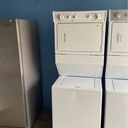Kenmore Full Size Stackable Washer And Gas Dryer 