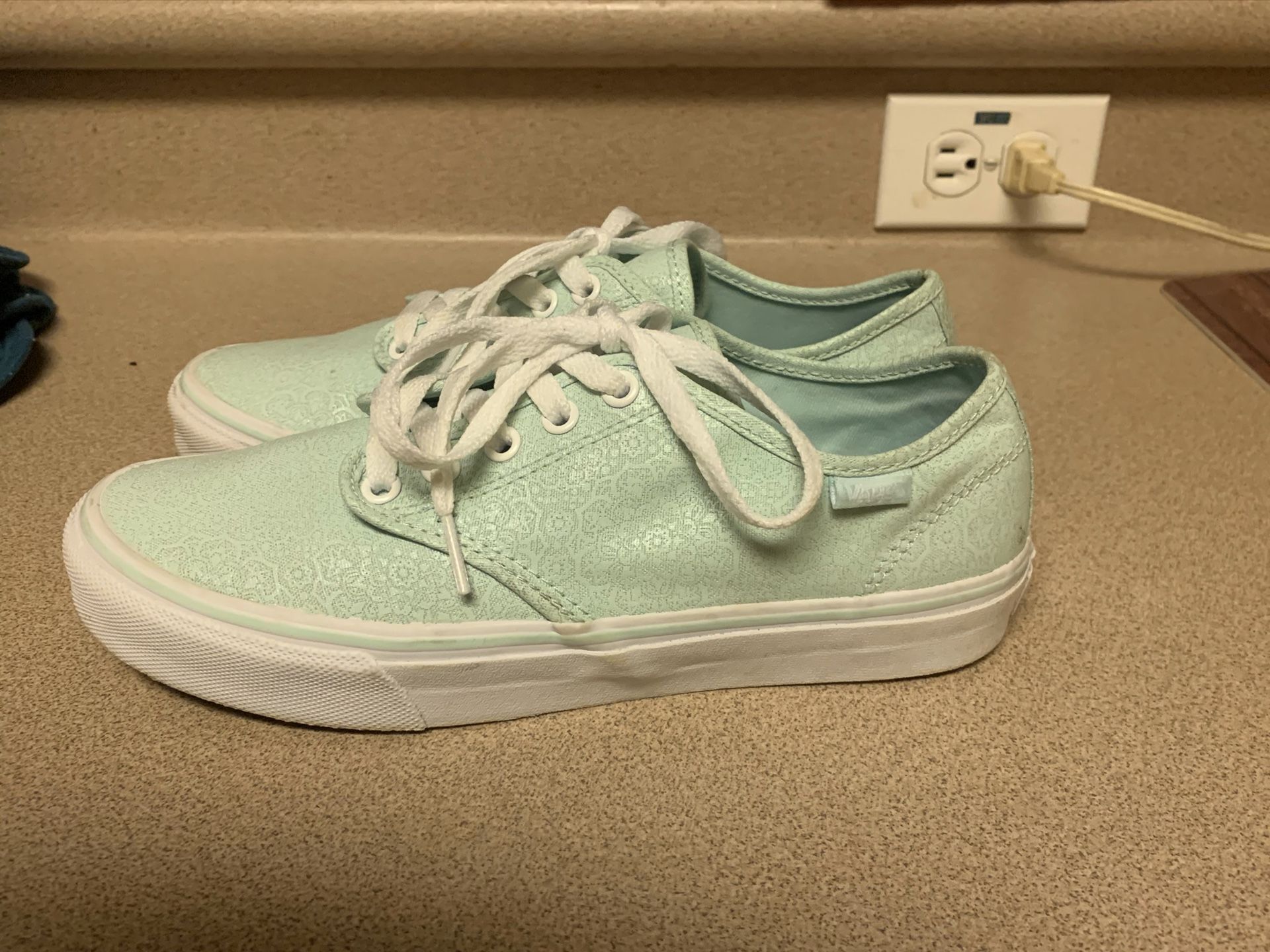 PreOwned Vans Mint Seafoam Green Shoes Mandela Print Women’s 8