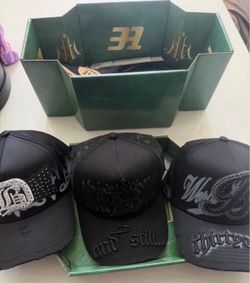31 Hats  x Benavidez set