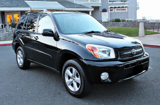 Very Nice 2005 Toyota RAV4-2WDWheels Cool