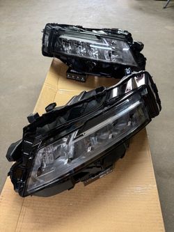 Nissan rogue Headlights/Micas