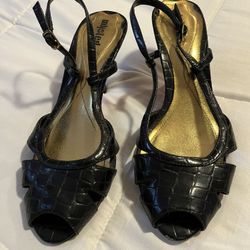 2 Pairs Woman’s Shoes Size 9