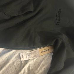 PICKUP ONLY ESSENTIALS SIZE LARGE 