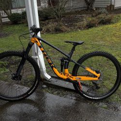 2023 Trek Fuel Ex 5 M/L 