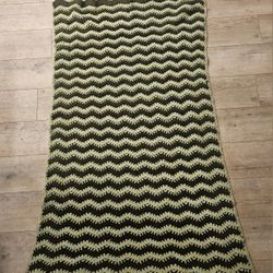 Vintage Handmade Afghan Throw Blanket - ZigZag Pattern - Green