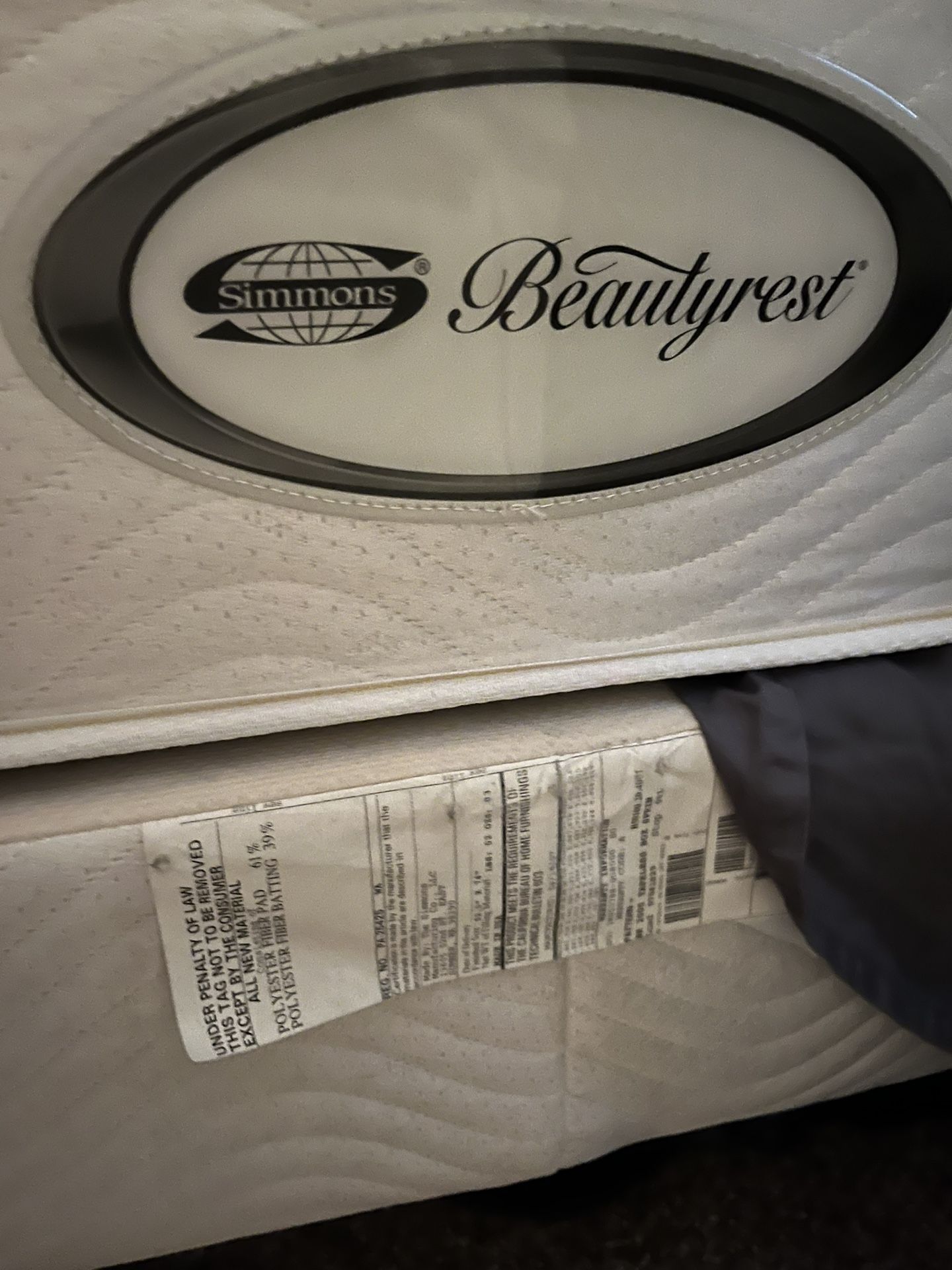Full Size Simmons Beautyrest mattress and Box Spring