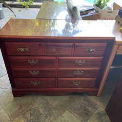 Elegant Mahogany 4- Drawer Wide Dresser – Great Condition