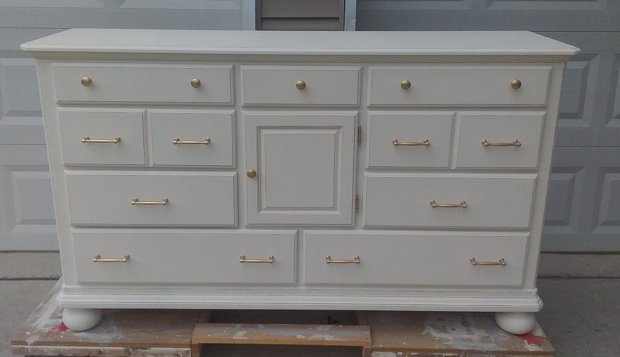 Gorgeous Large Oak Triple Dresser with 9 Drawers and an Open Compartment with a removable/adjustable Shelf