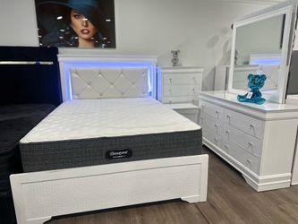 HOT DEAL🔥White Modern 5pc Bedroom Furniture Set With FREE MATTRESS Only $899