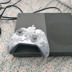 Xbox One S Series With Controller 