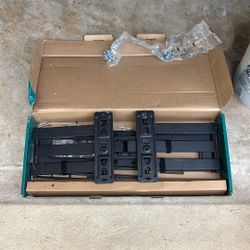 HANG ONN Extra Wide Full Motion Tv Wall mount