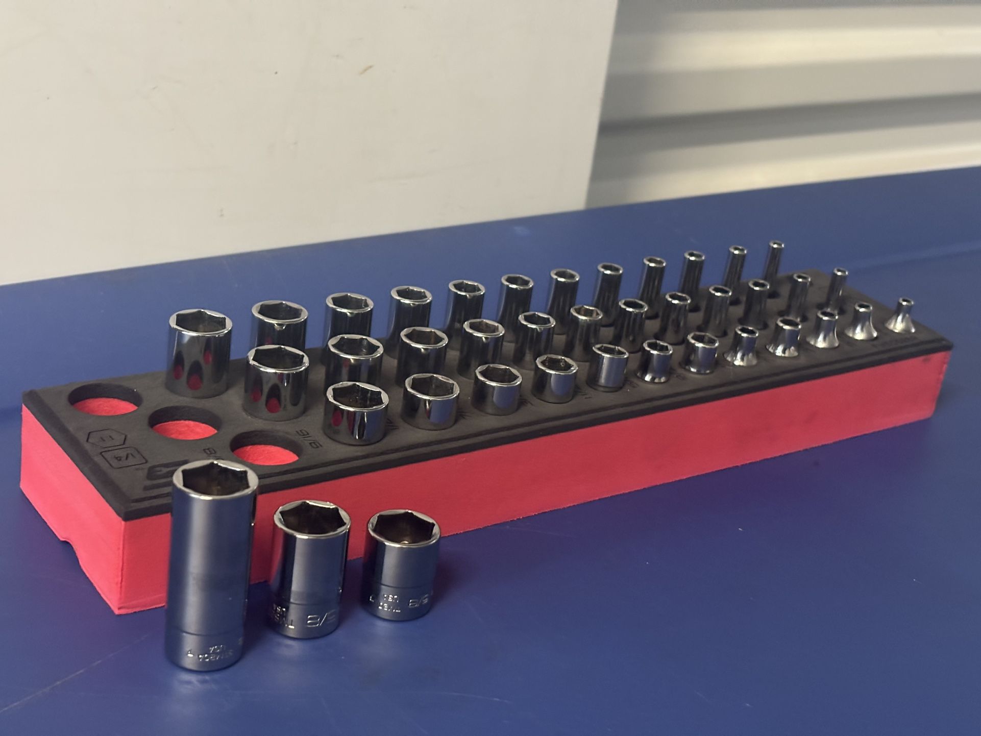 Snap-on Tools 39 pc 1/4" Drive 6-Point SAE Socket Set with PRO-FIT™ Organization (1/8-5/8") (Red)