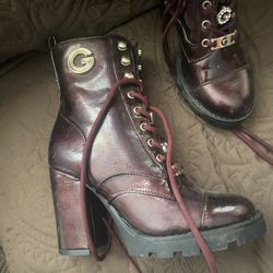 Botas Marca, Guess 5 1/2. Es Muy Buenas Condiciones Usadas Solamente Dos Veces Están Limpias Y En Muy Buen Estado