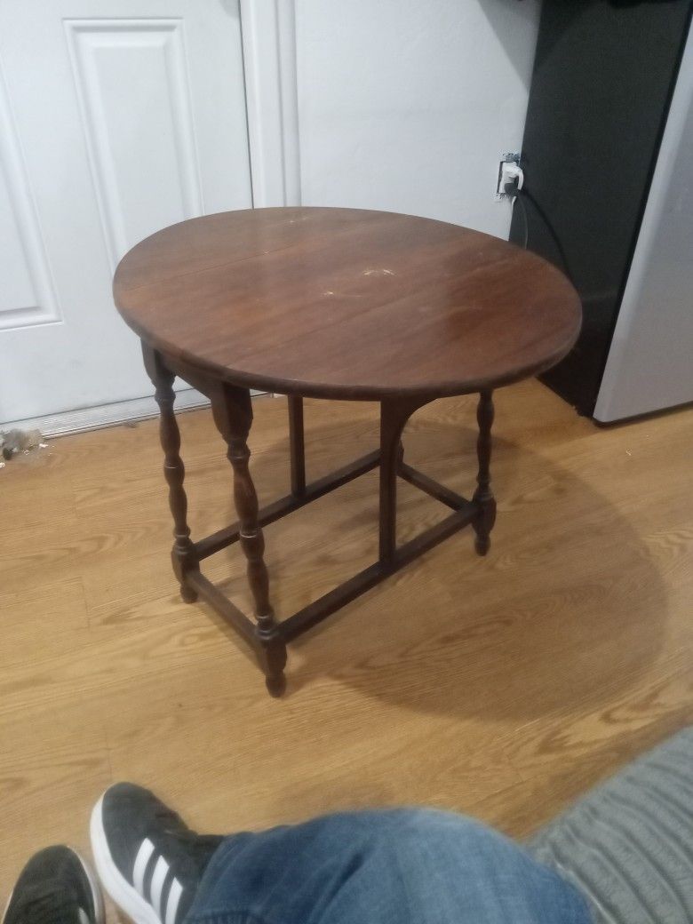 Antique  Drop Leaf  Butterfly  Table