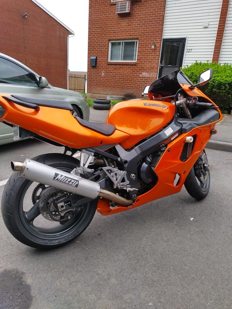 マロン 2003 Kawasaki Zx7 Ninja, with a Muzzy at 101 Garage - YouTube