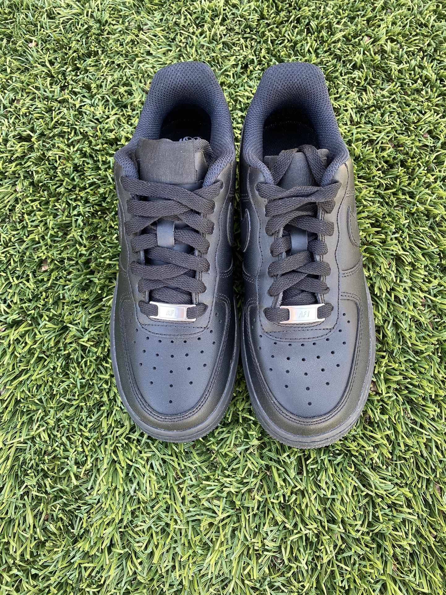 Nike Black Air Force 1 Size 6.5 WOMENS