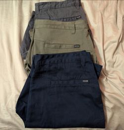 MENS VOLCOM VMONTY SHORTS. SIZE 38. WASHED BUT NEVER WORN..PRICE IS FOR EACH. FAR EASTSIDE 💥💥💥