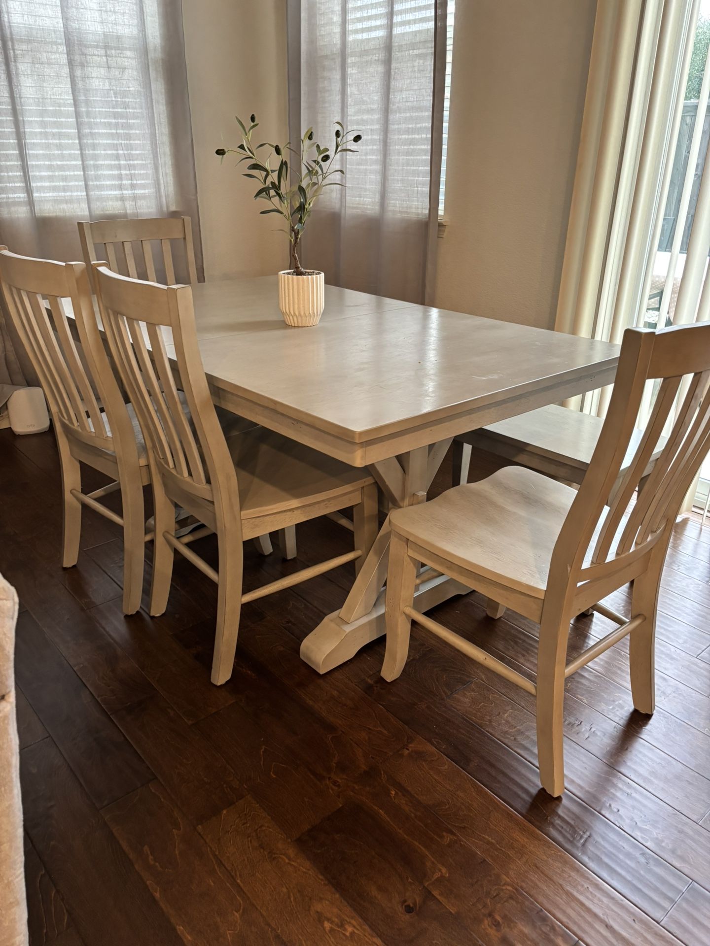 Kitchen Table With Extending Middle Piece 