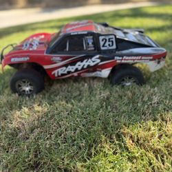 Traxxas Slash 4 X 4 Brushless
