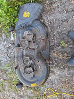 ((READ AD))((42" Troybilt/cubcadet DECK)) riding mower