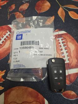Door Lock ignition key fob GM OEM new one for $50 or two for $80 I dont program Or Cut Key