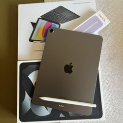 Apple iPad Air 5th Generation (M1 Chip) 256gb with Box, Pen And Keyboard 